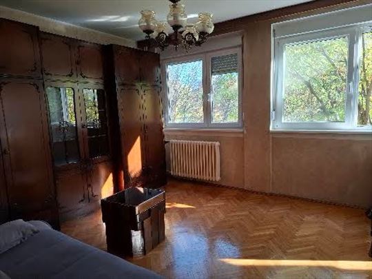 Kod hotela Srbija ,kompletno namesten,odmah uselji