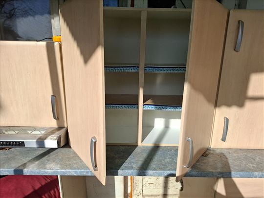 Kuhinjski elementi i aspirator 