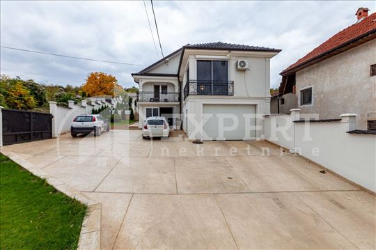 Lux kuća u Prokuplju, 275m2, 13ari placa