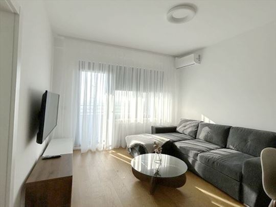 Nov stan, kompleks Lastavice, garaža, ID 4956