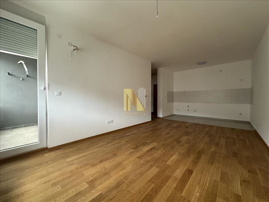 Nov trosoban stan - kupovina direktno od investito