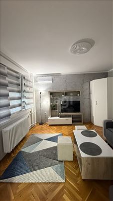 Renoviran stan Miljakovac