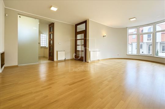 Senjak Izdavanje poslovnog prostora sa garažom