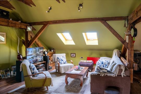 Svetao i prostran stan u centru Pančeva