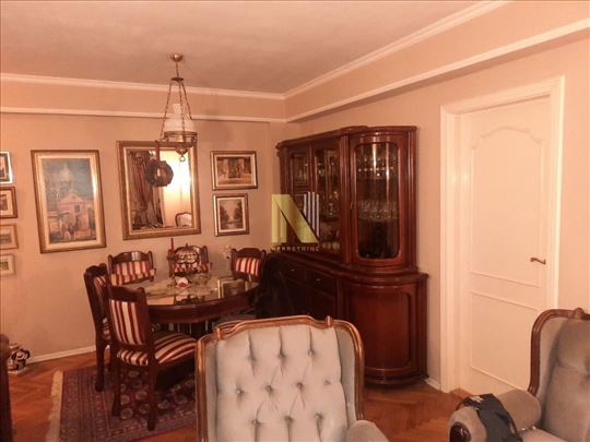 Trosoban stan, Radijalac