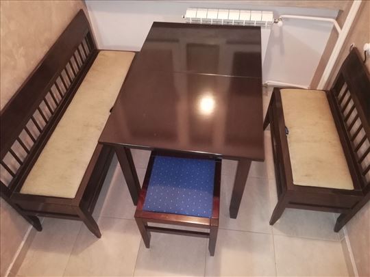 Trpezarijska garnitura