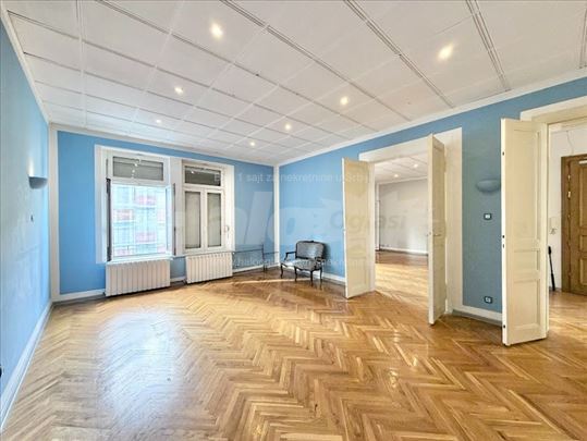 Uknjižen salonac u Kralja Milana