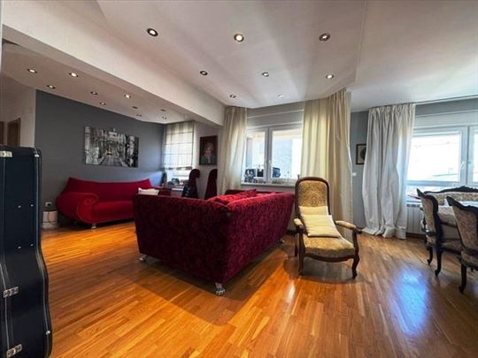 Uknjižen stan Cvetanova ćuprija + garažno mesto