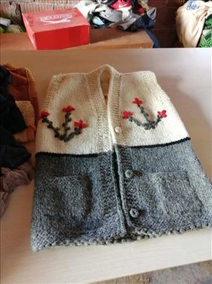 Ženski vuneni prsluk