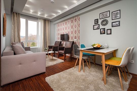 Apartman sa lepim pogledom u Kraljevim Čardacima