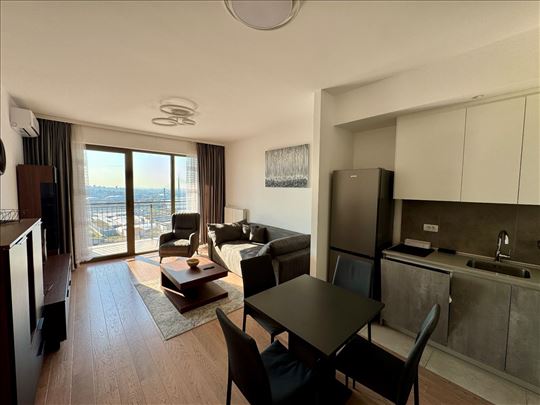 Aqua 22. sprat, parking mesto, pogled na reku