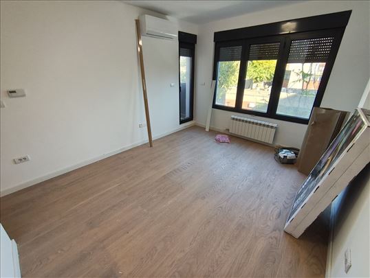 Autokomanda,2.0 stan,novogradnja,opremljen