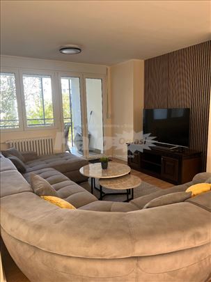 Blok 61, 74m², 2.0, garaža, renoviran, namešten