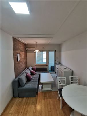 Cankareva ulica! Nova Detelinara! Dvosoban!