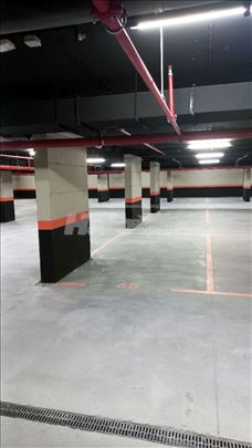 Garažno mesto u Lozničkoj