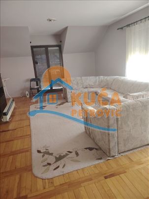 Izdaje se odličan duplex stan, kod Crvenog Pevca, 