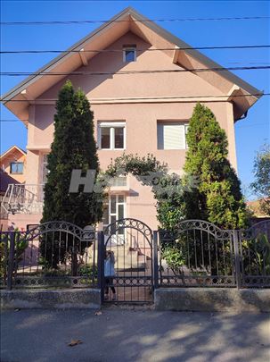 Izdaje se privatna kuća sprat