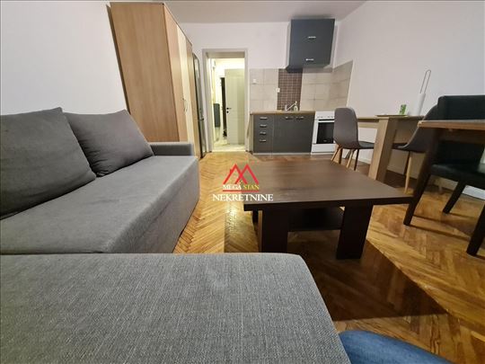 Jednoiposoban stan - 43m2 - Podbara 