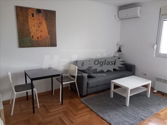 Krnjača, 1,5 ; Namešten, odmah useljiv