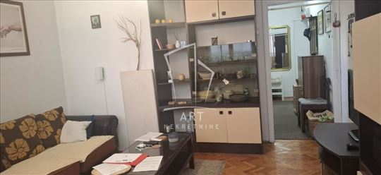 Lekino brdo, Varvarinska, mereno 50m2, visoko priz