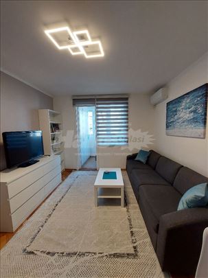 Lux stan na Karaburmi