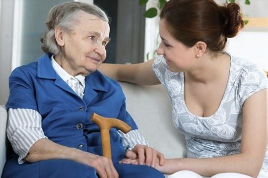 Nega i društvo za Vašu baku pouzdano, nežno i s