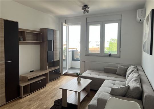 Nov moderan stan, Petrovaradin centar