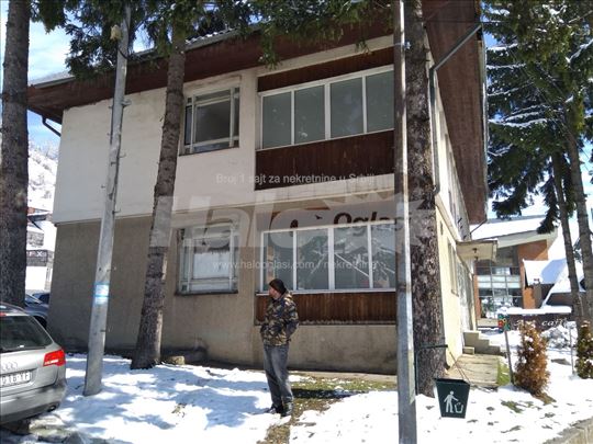 Poslovna zgrada - Solunskih boraca 1