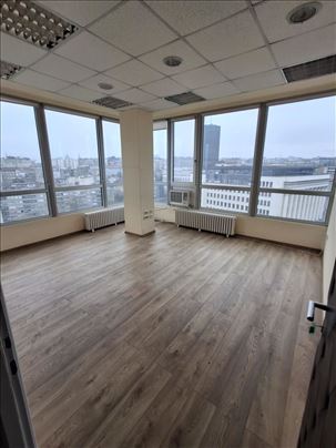 Poslovni prostor u Nemanjinoj,6 kancelarija ID#188