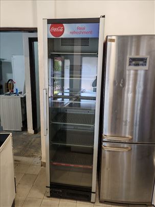 Rashladna vitrina 450 litara garancija 6 meseci