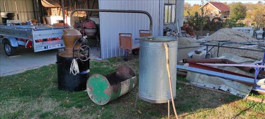 Ručno kovani kazan za destilaciju sa tabarkom i lo