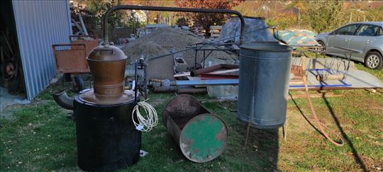 Ručno kovani kazan za destilaciju sa tabarkom i lo