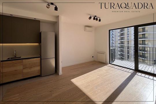 Stan s pogledom na reku i garažnim mestom