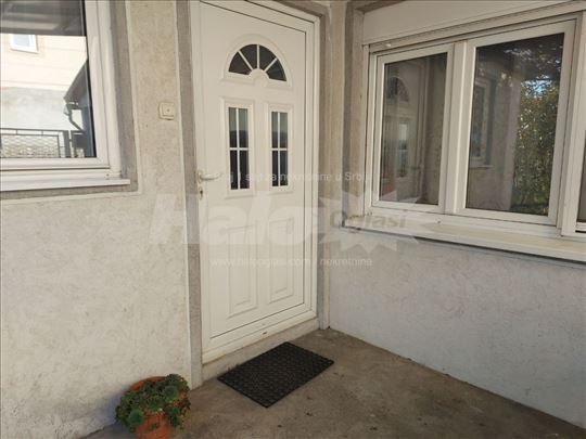 Namešten stan u mirnom kraju Zvezdare