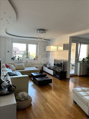 Stari Grad, Dunavski kej, 90m2