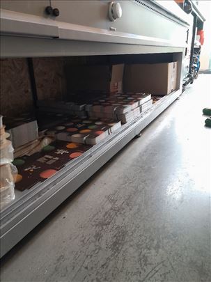 Topla vitrina malo korišćena