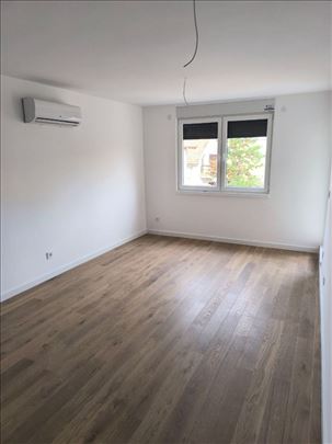 Trosoban stan 60m2, Cara Dusana 198000