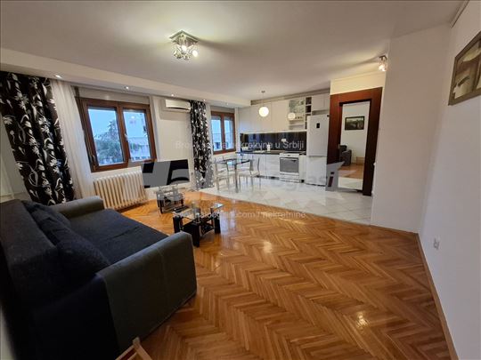 Trosoban stan, 70m2, Maršala Birjuzova ulica