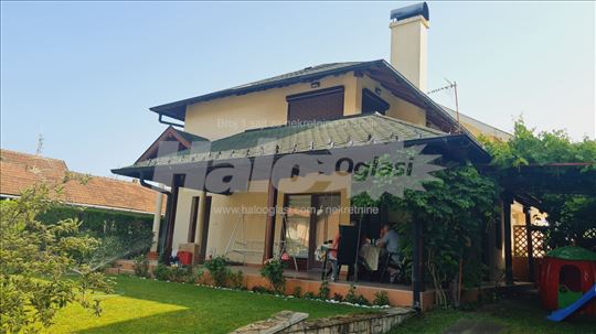 Vikendica Srebrno jezero