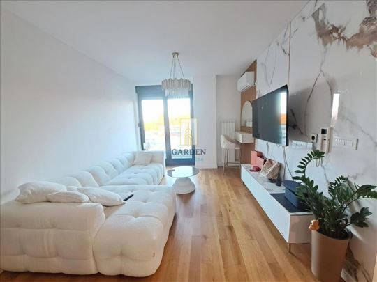 Woodstar residence jednoiposoban namešten stan