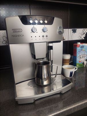 DeLonghi Magnifica esam 04.110