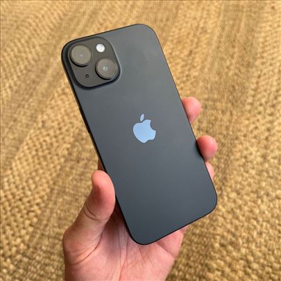 iPhone 15 128Gb u garanciji 100% zdravlje baterije