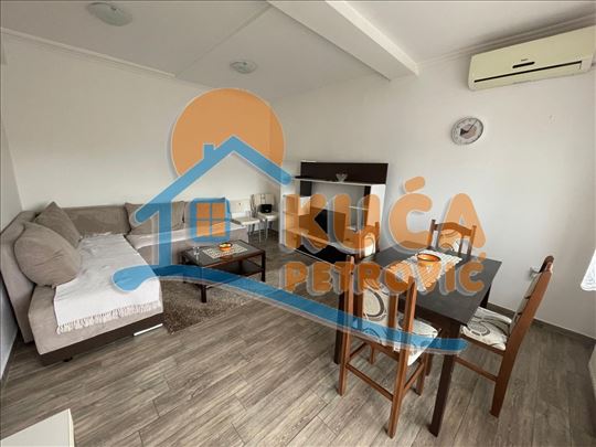 Izdaje se odličan stan u strogom centru Niša, 46m2