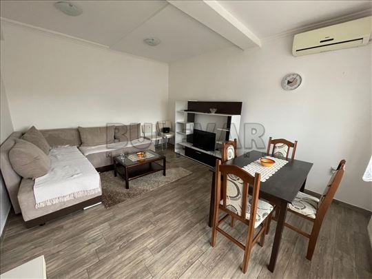 Izdaje se odličan stan u strogom centru Niša, 46m2