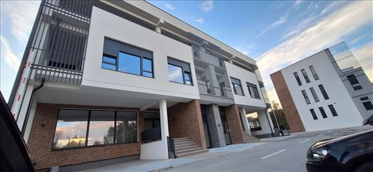 Izdaje se Penthouse u naselju Green Hill