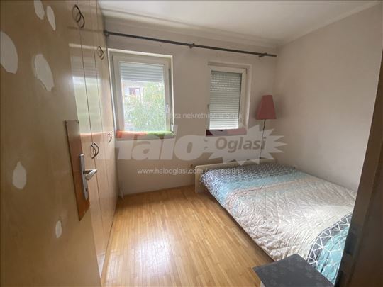 Izdajem 43m² na Bogosloviji