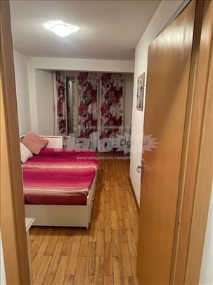 Izdajem stan u centru grada