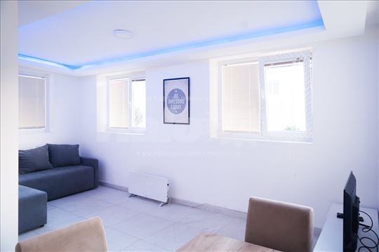 Izdajem stan u Zvezdarskoj sumi