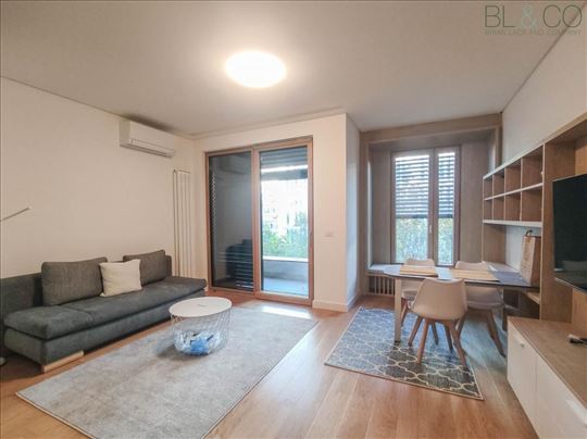 Luksuzan stan na Vračaru