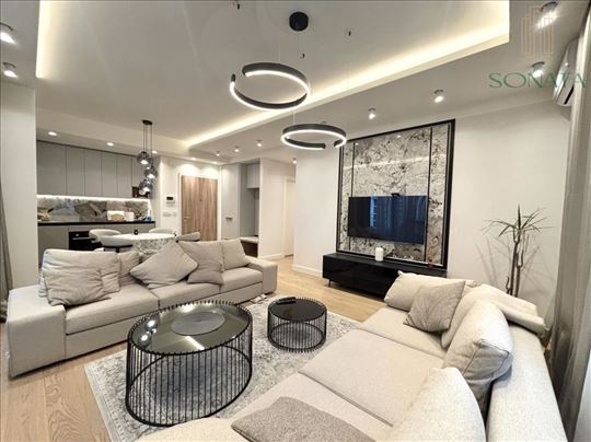 Luksuzan trosoban stan Bw Scala, 2 garažna mesta